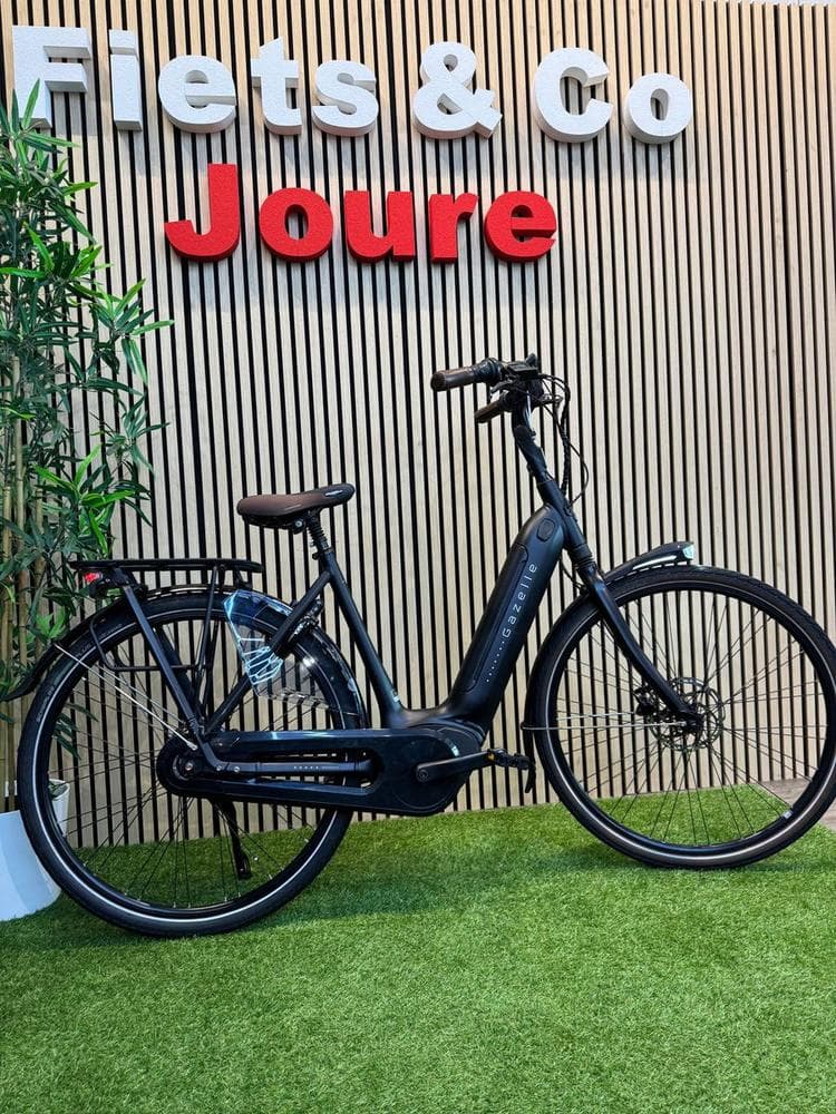 E-bike voor de lattenwand met Fiets & Co Joure logo